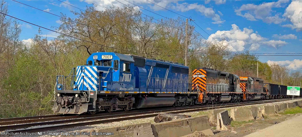 With 291 gone, we see the other 3 units waiting to depart a couple of hours later.